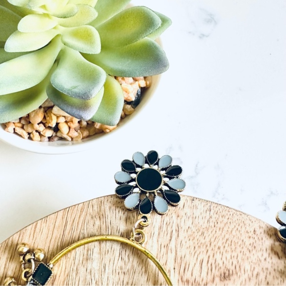 2/$30🌵 Gray Floral Gold Hoop Flower Tassel Beads Dangle Earrings NEW Bollywood - Picture 4 of 6